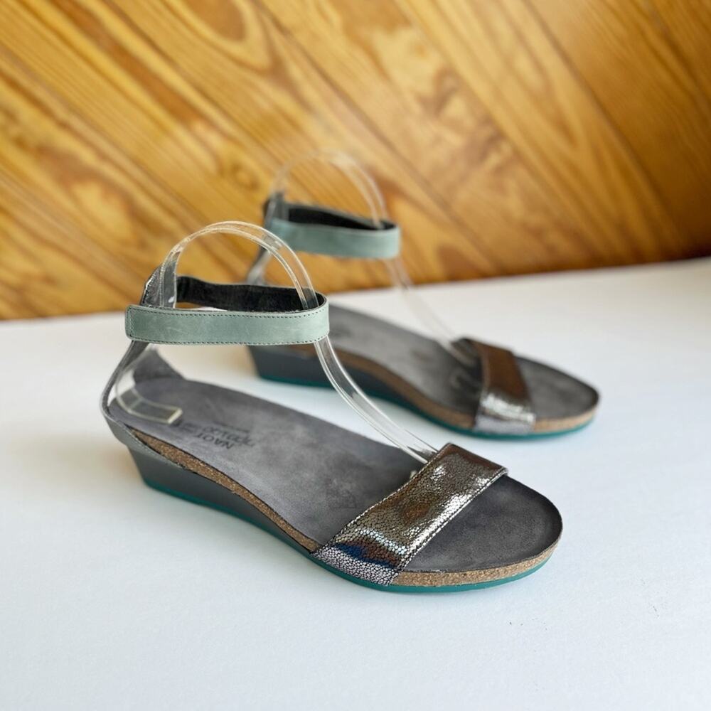Naot Pixie Metallic Wedge Sandal EU 42 US 11
